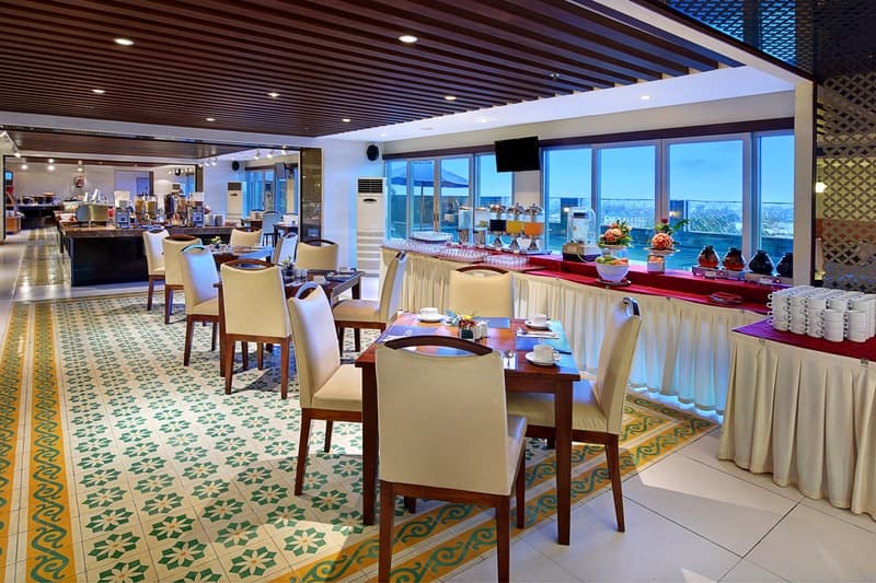 ASTON Solo Hotel image 2