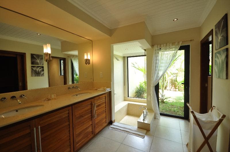 Oasis Villas image 2