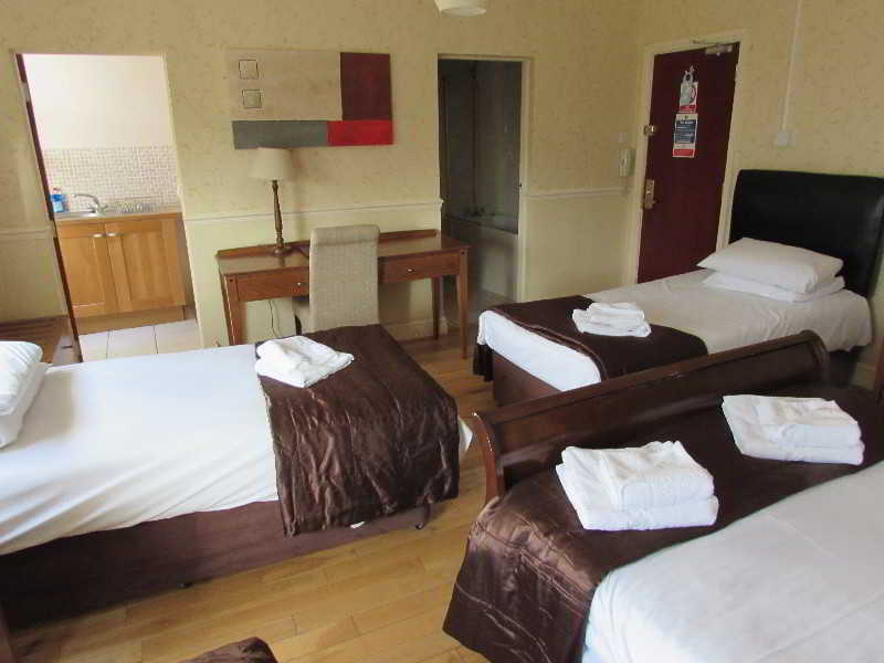 Beech Mount Hotel image 1