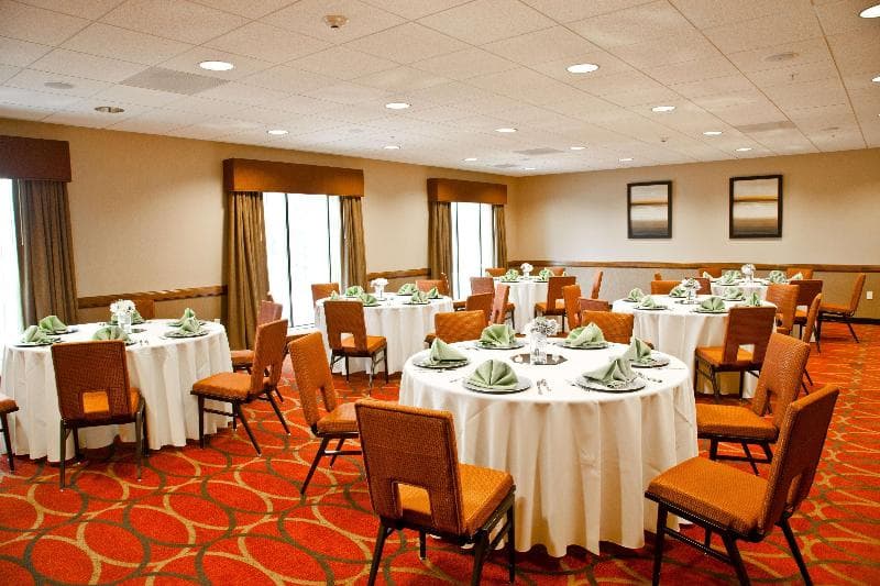 Hampton Inn & Suites Salinas image 1