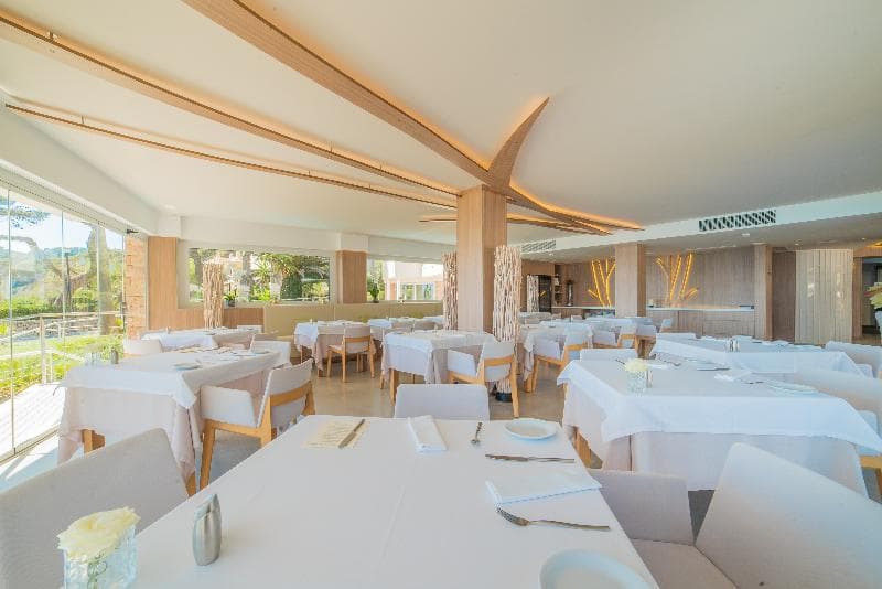 Melbeach Hotel & Spa image 2