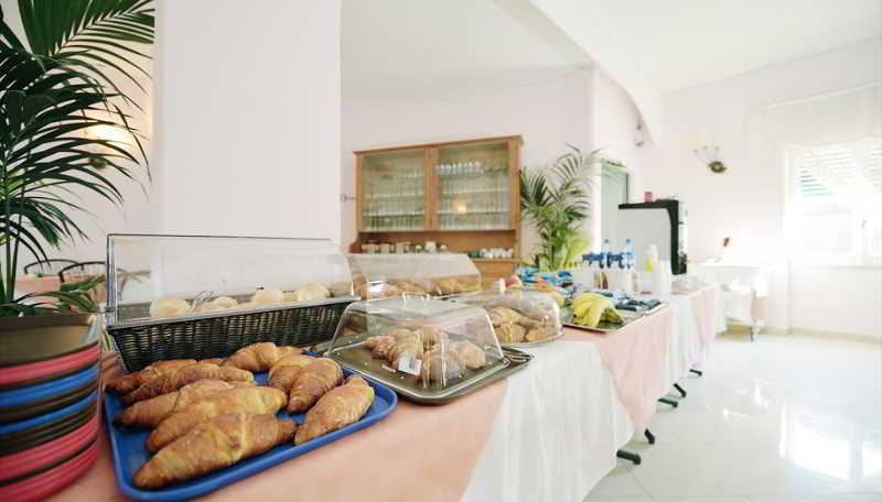 Hotel Riviera image 1