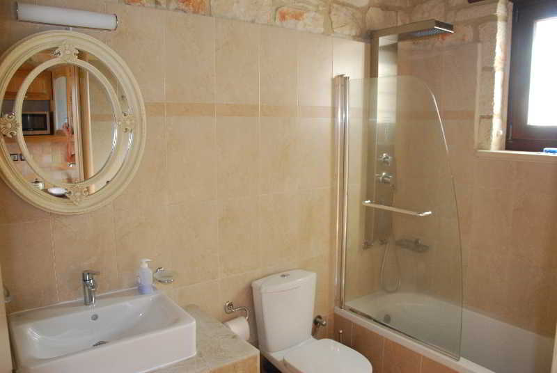 Kavos Psarou Villas image 2