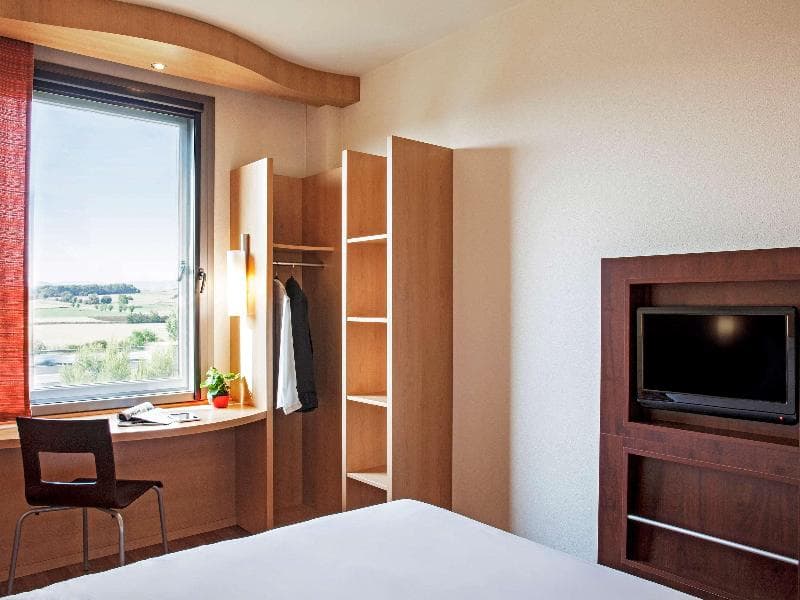 ibis Barcelona Mollet image 2