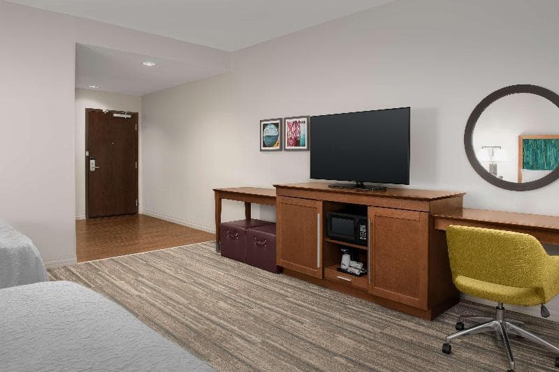 Hampton Inn & Suites Orangeburg image 2