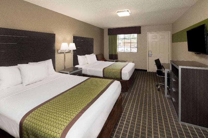 Clarion Pointe Athens I-65 image 2