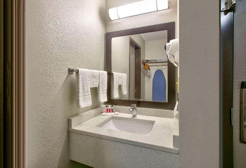Days Inn By Wyndham Tunica Resorts image 2