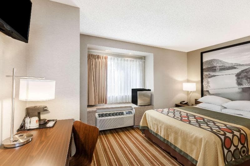 Super 8 by Wyndham Schenectady/Albany Area image 2