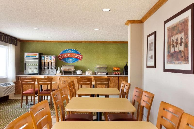 Baymont By Wyndham Salina image 2
