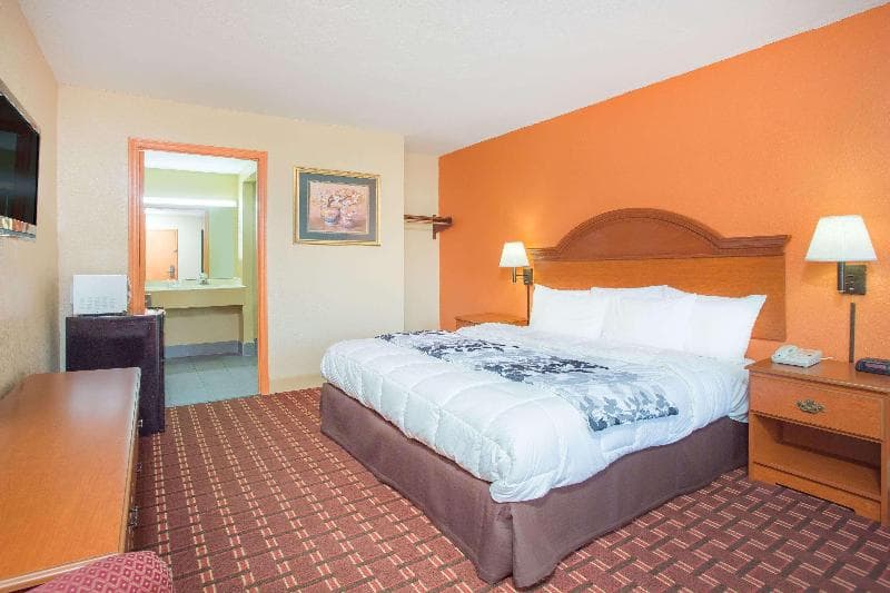 Days Inn By Wyndham Athens, Tn image 2