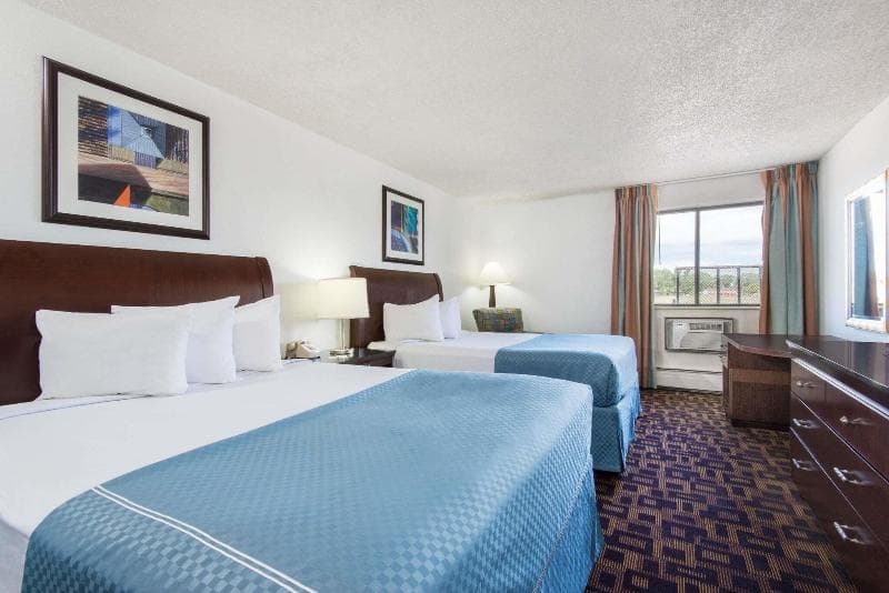 Travelodge By Wyndham Laramie image 1