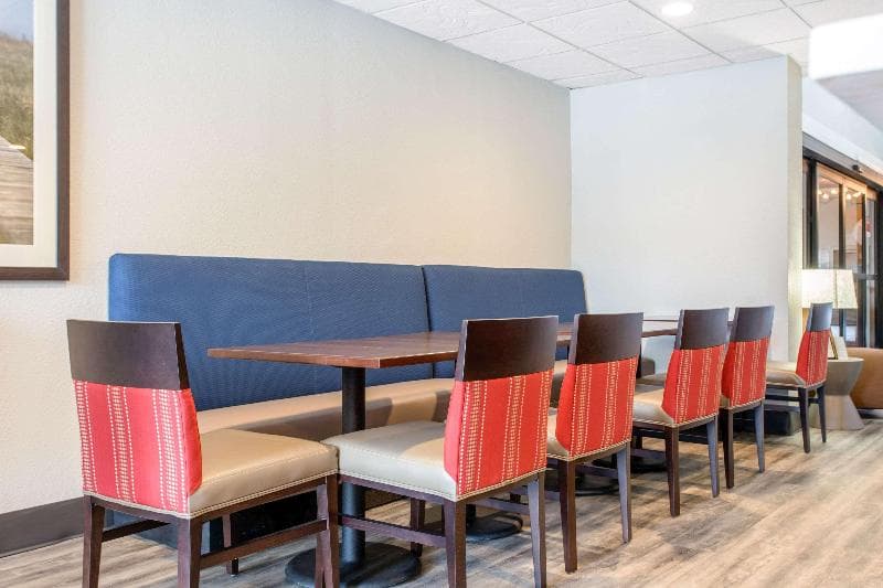 Stay at Comfort Suites Southport - Oak Island