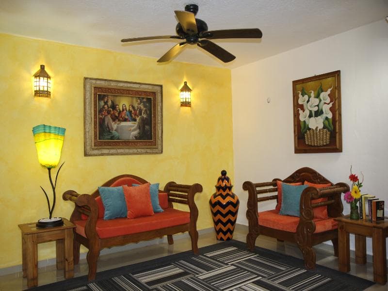Maria Candelaria - Main View