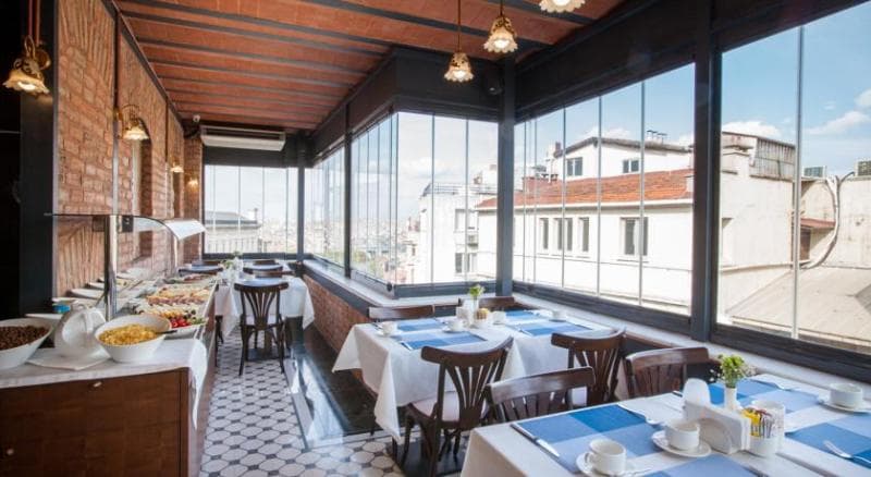 PERA PARMA HOTEL image 1