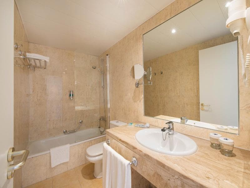 Iberostar Ciudad Blanca Alcudia Apartamentos image 2