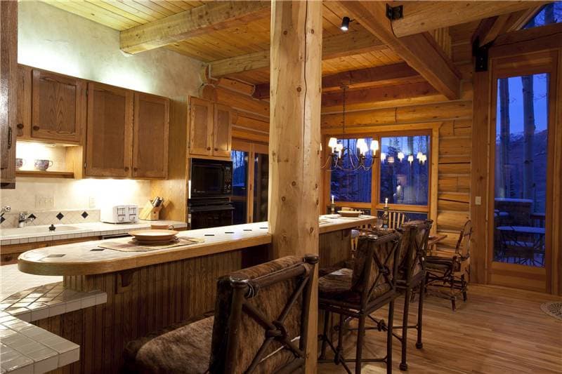 Snowdrift Cabin  image 2