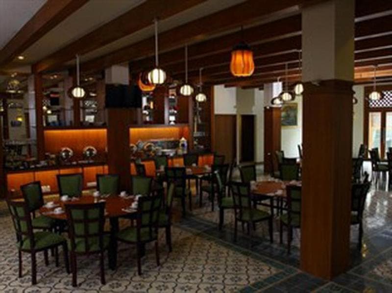 Hotel Horison Aziza Solo image 2