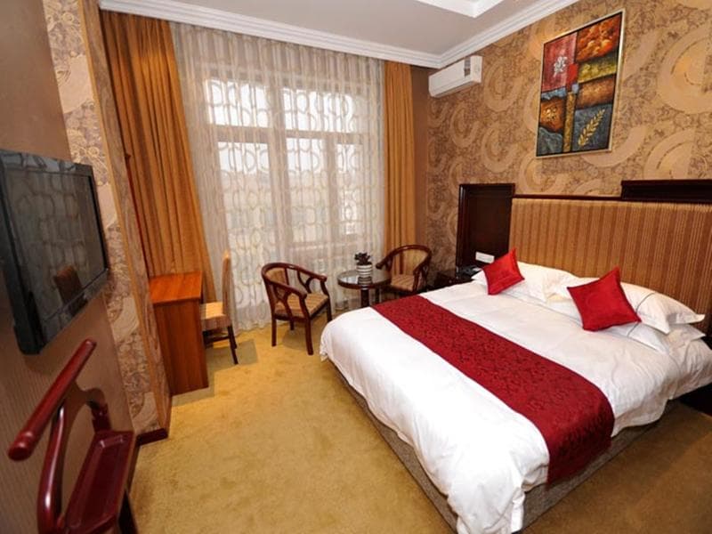 Royal Hotel image 2