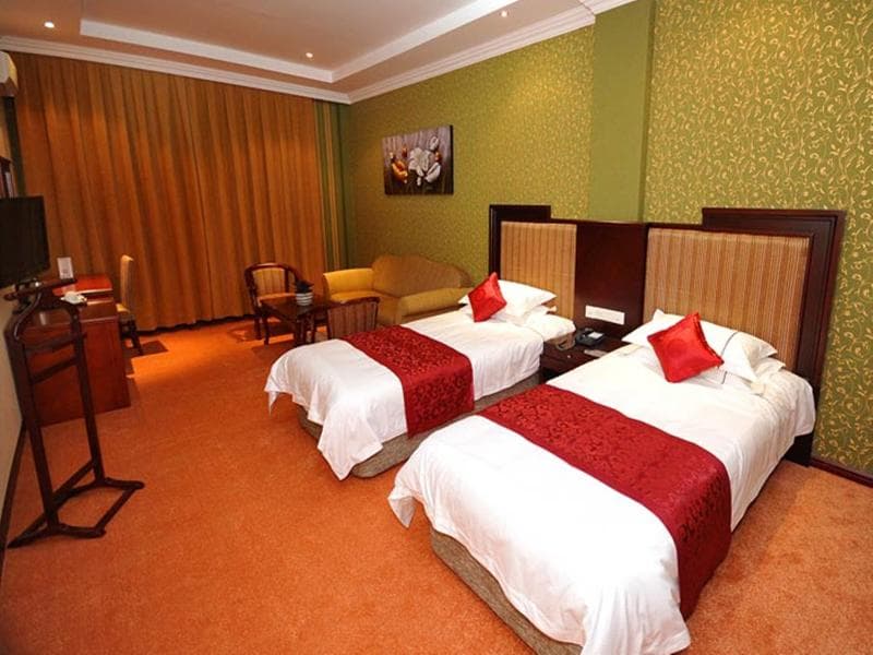 Royal Hotel image 1