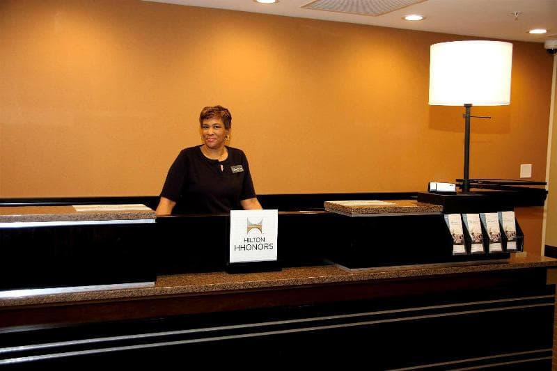 Hampton Inn Suffolk image 2