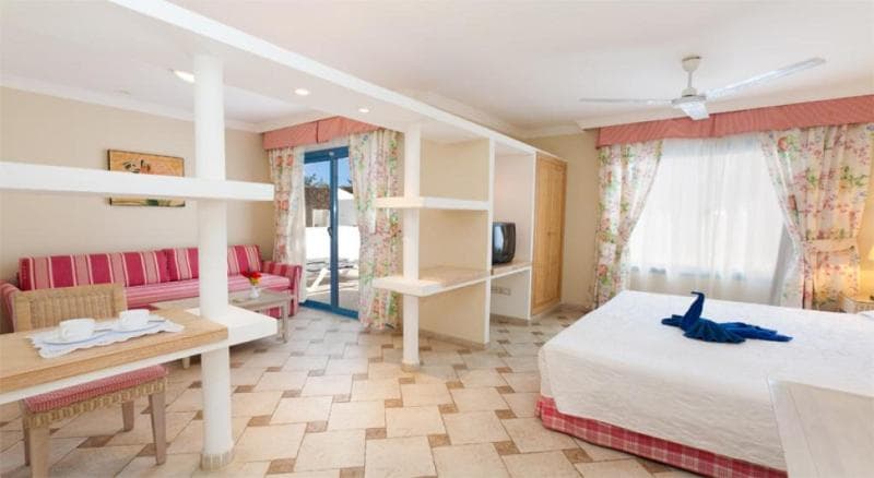 Elba Premium Suites image 2