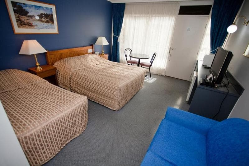 Riverboat Lodge Motor Inn image 2
