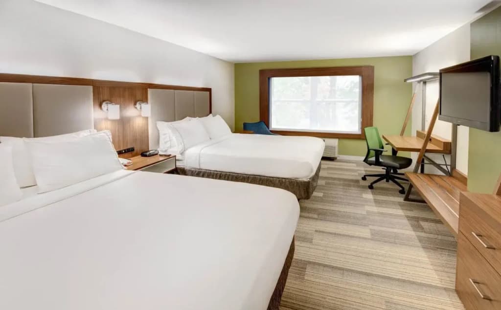Stay at Holiday Inn Express Woodbridge by IHG