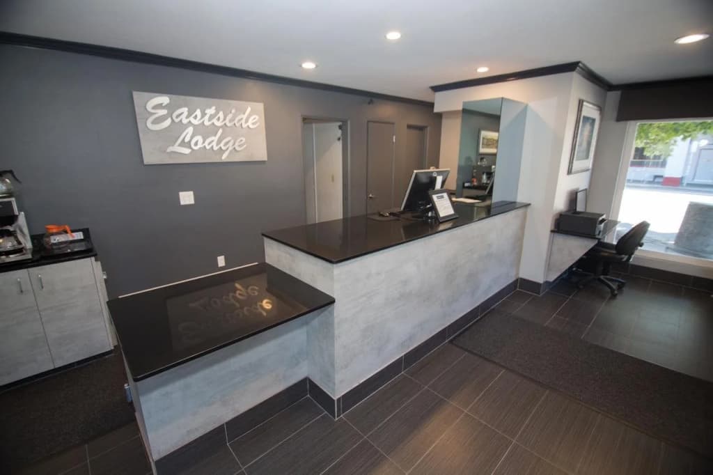 Stay at Eastside Lodge