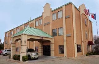 Stay at Quality Suites Abilene