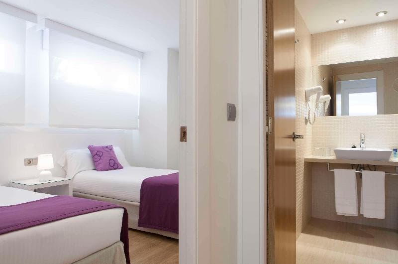 Stay at Hotel Albahia