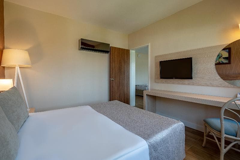 Stay at Justiniano Park Conti