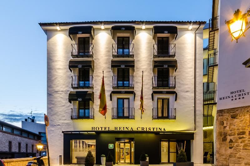 Stay at Reina Cristina