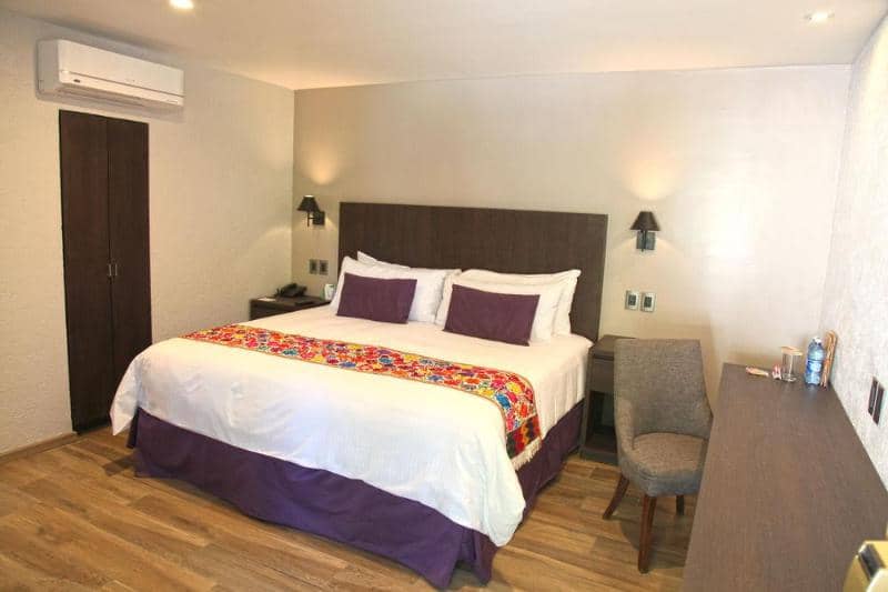 Flamingo Inn - Main View