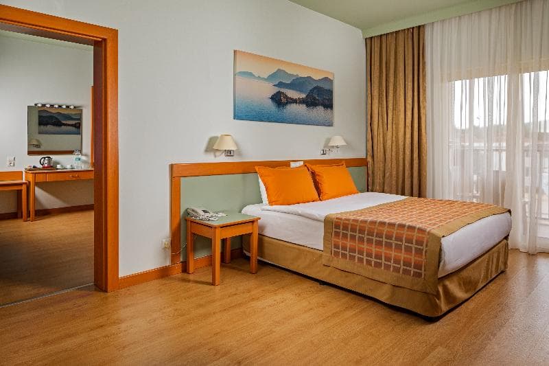 Stay at Aqi Hydros Club