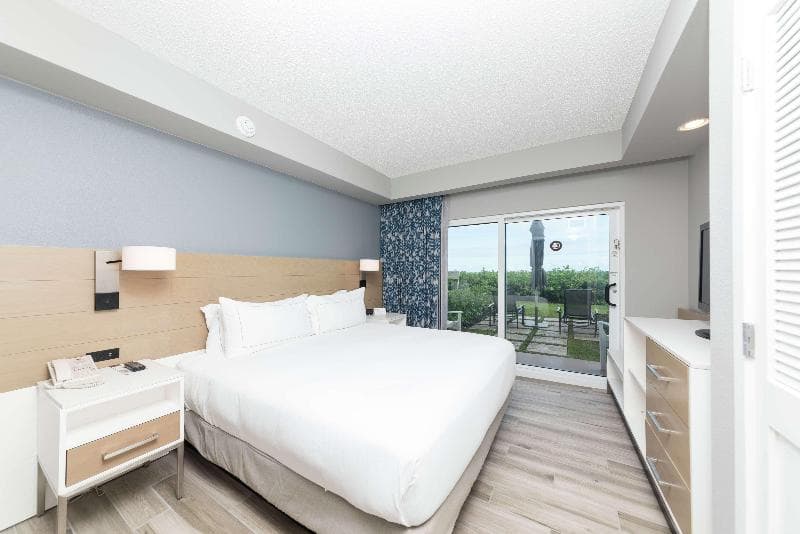 Stay at Doubletree Suites Hotel Melbourne Beach Oceanfront