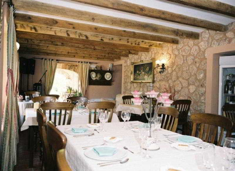 Es Quatre Cantons - Main View