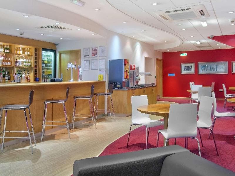 Travelodge Birmingham Central Broadway Plaza - Main View