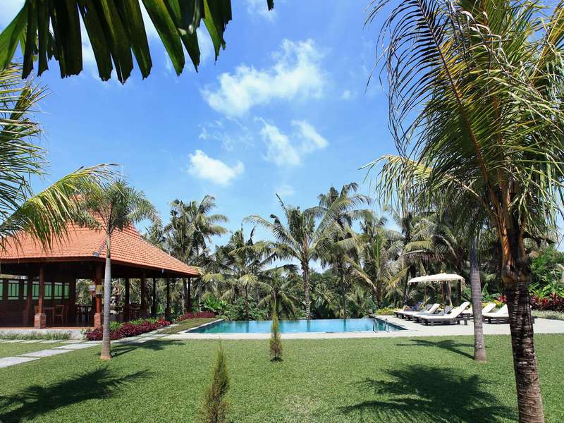 Stay at Hotel Pertiwi Bisma 2