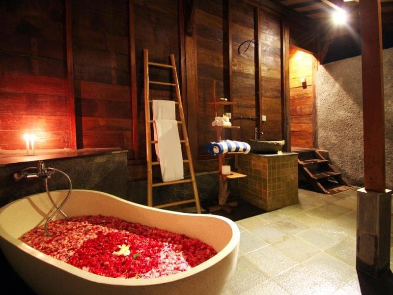 Stay at DD Ubud Jungle Villa