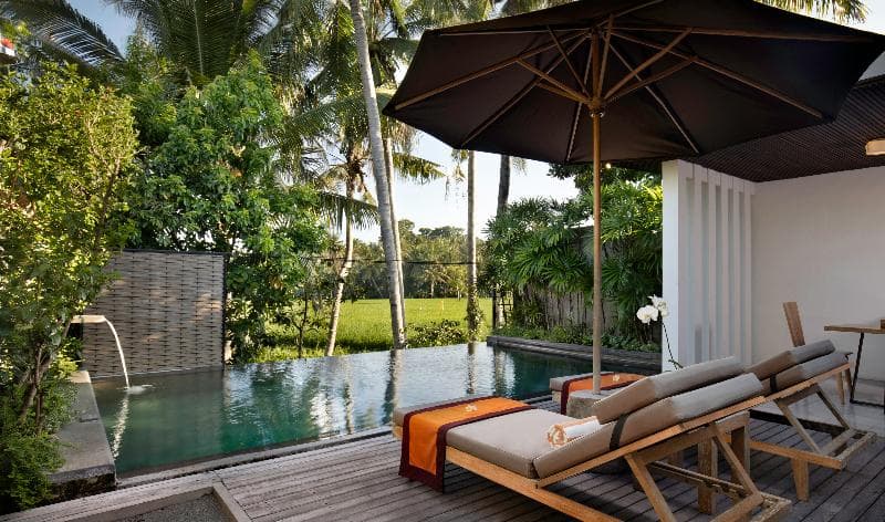 Stay at Villa Kayu Lama