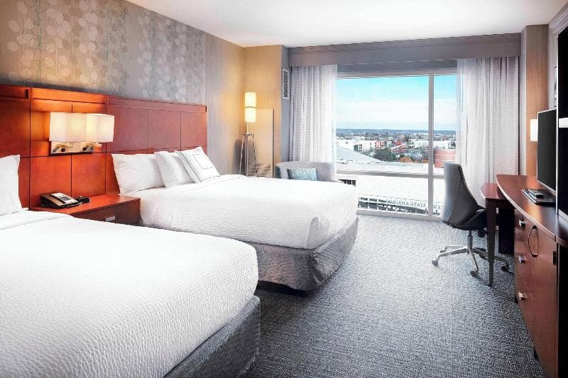 Stay at Courtyard Indianapolis Downtown