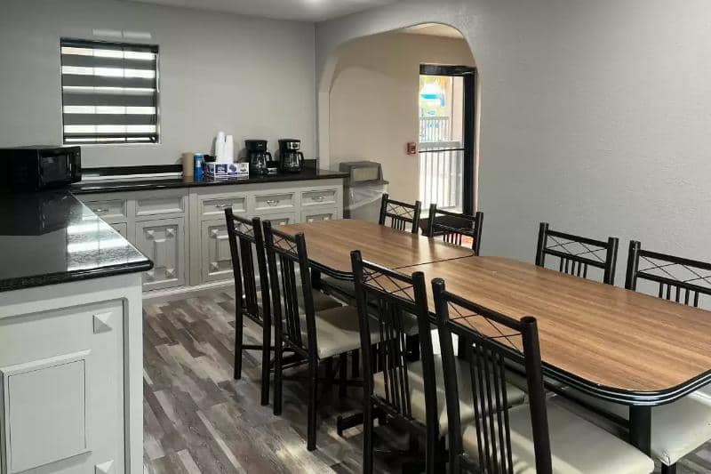 Econo Lodge Inn & Suites Laredo - Nuevo Laredo - Main View