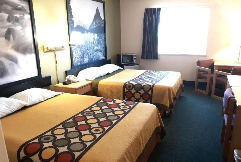 Super 8 By Wyndham Hamilton - Main View