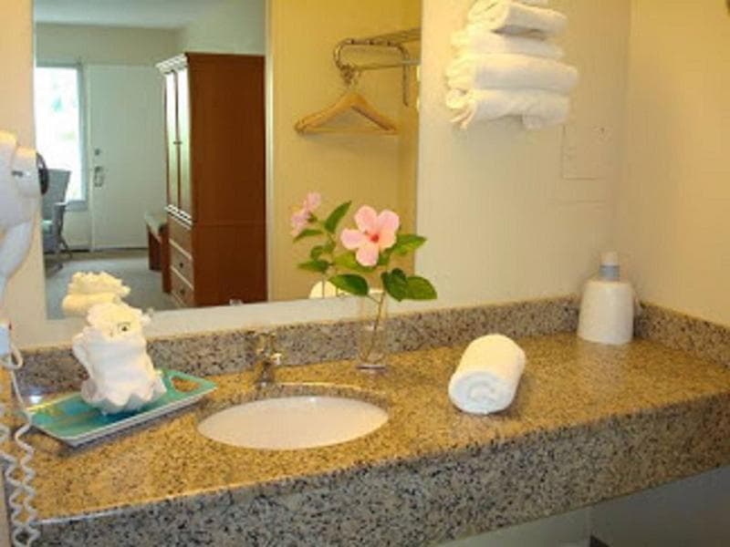 Naples Garden Inn - Main View