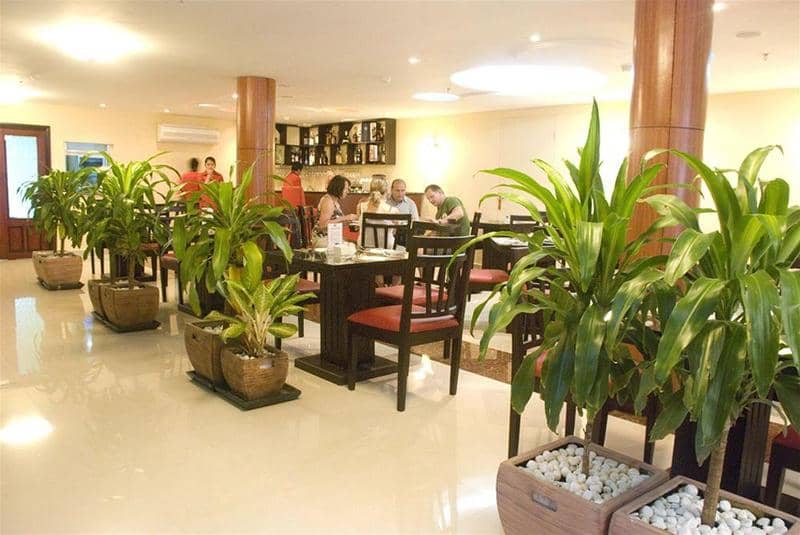 Silver Mounts Hotel - Main View