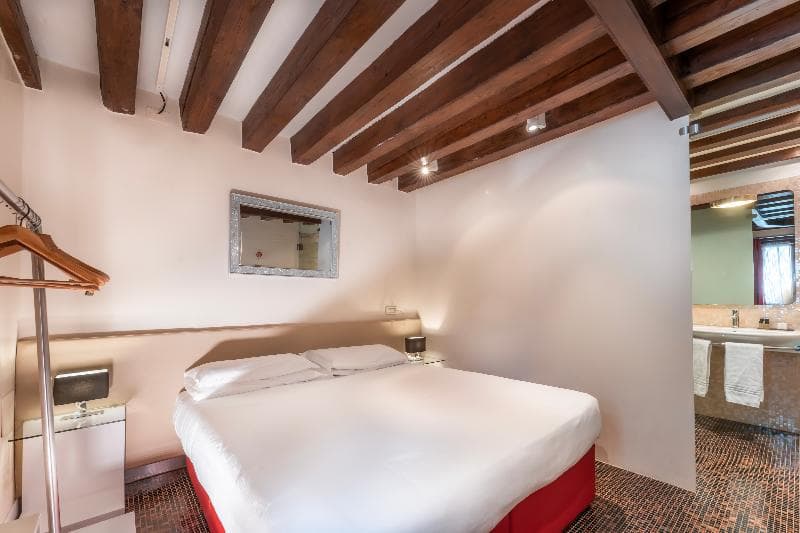 Stay at Hotel Sogno di Giulietta e Romeo