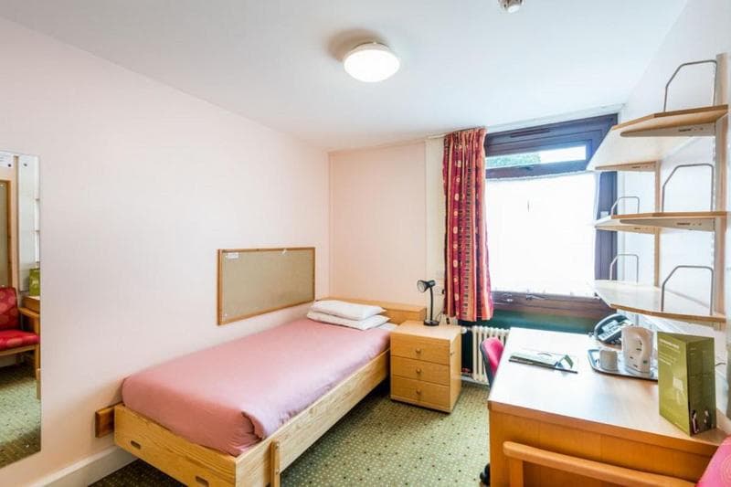 Stay at Summer stays at the university of Edinburgh