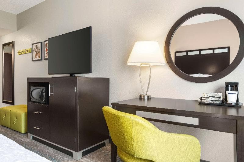 Hampton Inn & Suites York - Main View