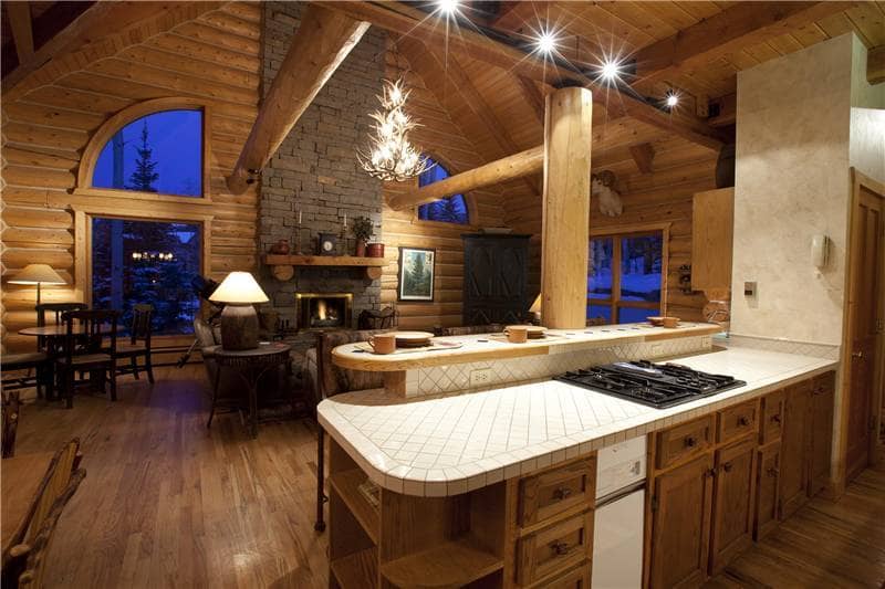 Snowdrift Cabin - Main View