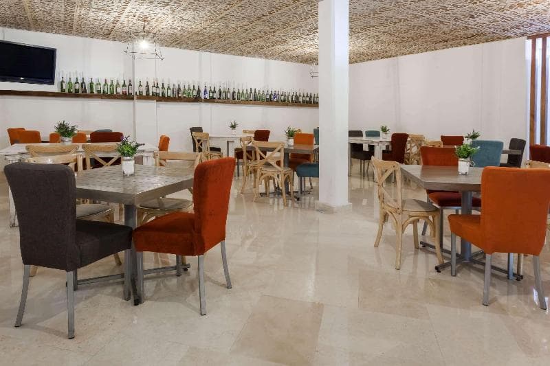 Stay at Howard Johnson By Wyndham Guanajuato Leon Avenida